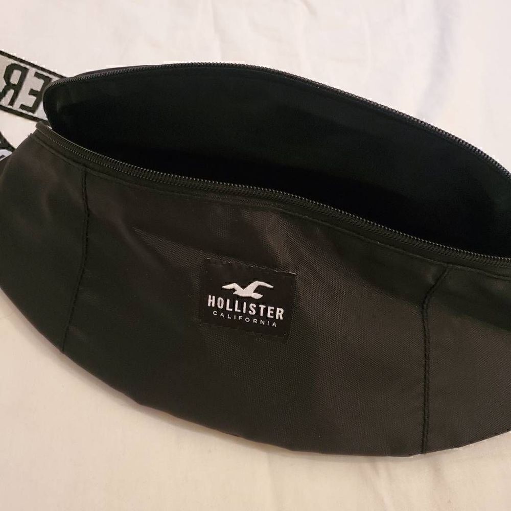 Hollister black logo fanny pack New - Picture 4 of 8